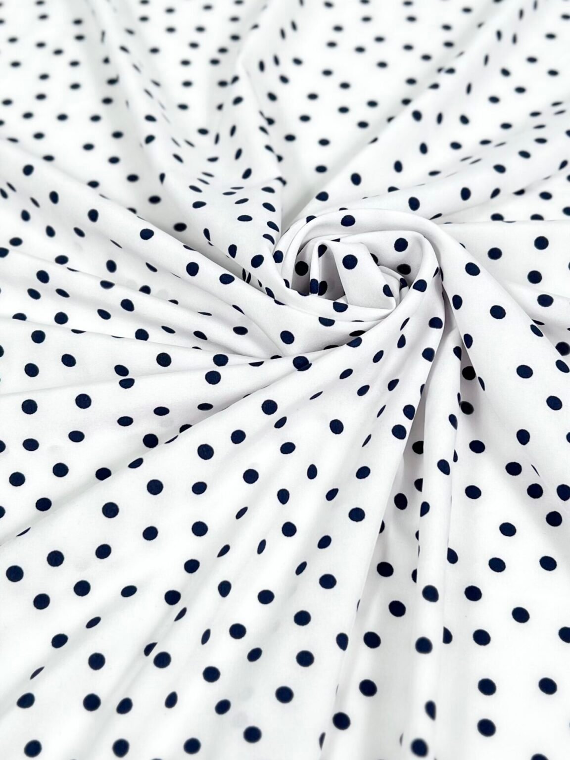 Плательная ткань "Silky" в горошек "White and Blue"